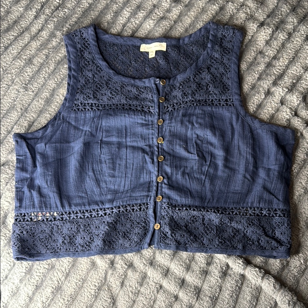 Blue Sleeveless Buttoned Crop Tank Top